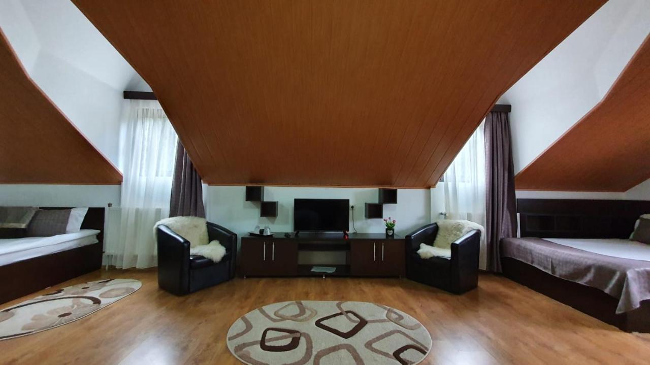 Hotel Casa Teleferic Buşteni Exteriér fotografie