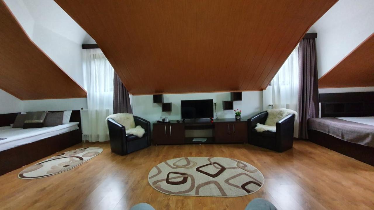 Hotel Casa Teleferic Buşteni Exteriér fotografie